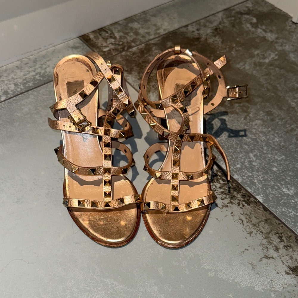 Valentino Rock Stud Rose Gold Mettalic Sandals